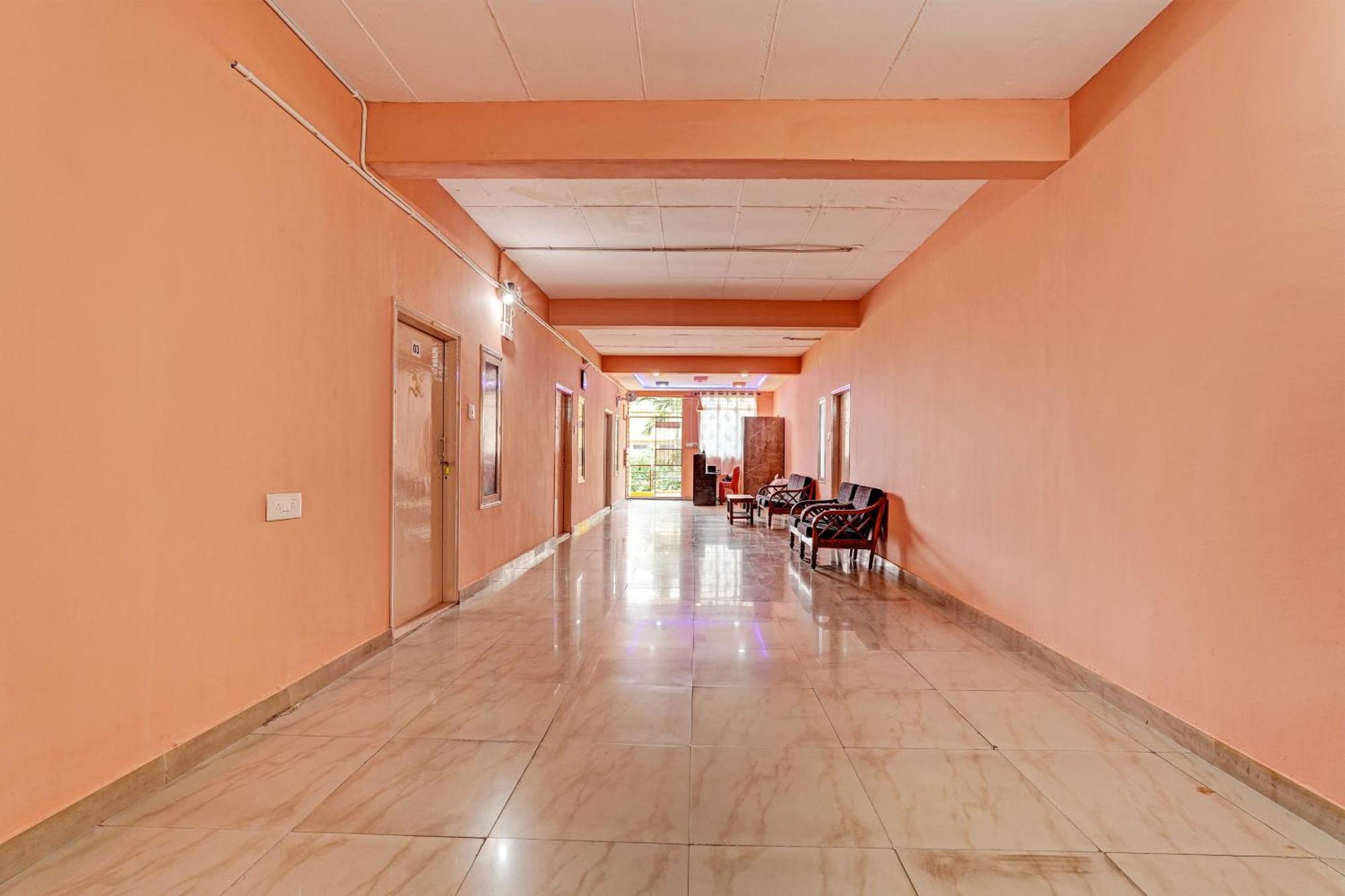 Super Collection O Druvi Corporate Hotel Kammasandra Bagian luar foto
